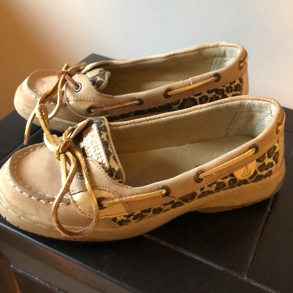 Sperrys! Kids Size 3 fits women’s size 5